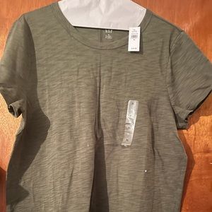 Woman’s gap forever t